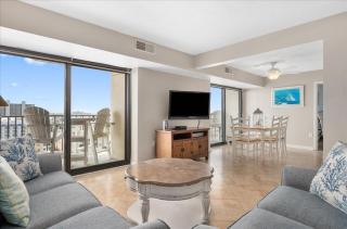 2 Bedroom Ocean Front Condo With Outdoor Pool! - 8