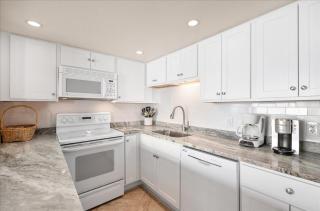 2 Bedroom Ocean Front Condo With Outdoor Pool! - 2