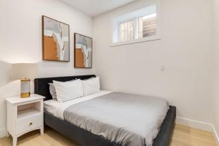 Perfect for Long Stays Free Parking Pets Allowed - 3