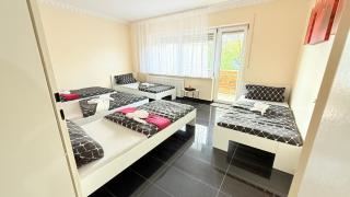 Baron Apartment Unterkunft Gästezimmer Monteurzimmer Bis Zu 15 Personen - Fürth - 1