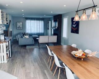 Luxury Home with Gym Sauna Patio and AC - 4