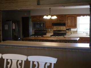 Peaceful Country Escape Pond & Private Hot Tub - 4