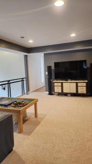 Arlington Contemporary 5 BDRM Home - 4