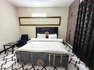 Family House G-9 - 5