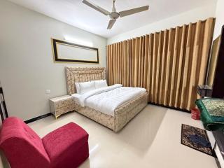 Family House G-9 - 8