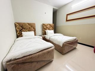 Family House G-9 - 7