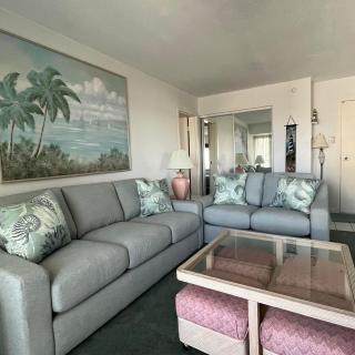 2 Bedroom 9400 Building Condo with Outdoor Pool! - 6