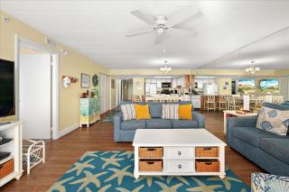 Direct Ocean Front 3 Bedroom! Stunning with Outdoor Pool! - 3