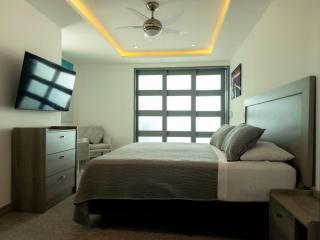 Oceanfront Apartment in Acapulco, 4 Bedrooms - 5