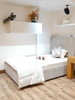 La Vista Home Stay with Parking - 6