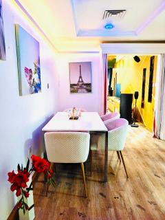 La Vista Home Stay with Parking - 4