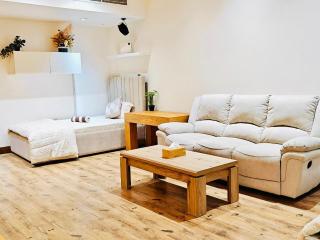 La Vista Home Stay with Parking - 8