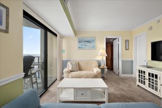 9400 Building Family Friendly Condo, Steps to the Ocean with Outdoor Pool! - 9