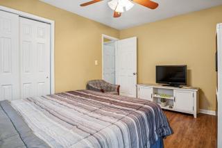 Spacious Family Stay, Large Dining,3 Cozy Bedrooms - 3