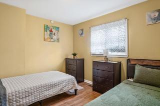 Spacious Family Stay, Large Dining,3 Cozy Bedrooms - 1