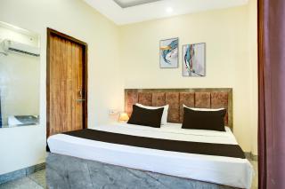 Hotel O S Town Guest House - 4