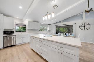 Little Beach House Sanibel - 3