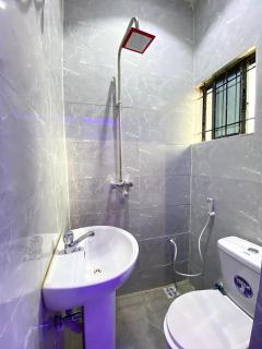 Simple Mews Apartment - 8