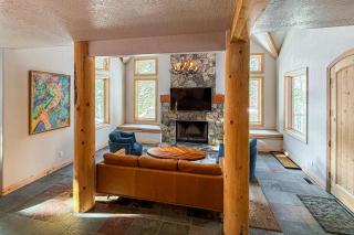 Alpine Glow Chalet in Brighton - 6