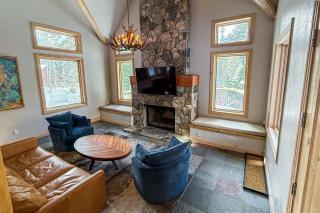 Alpine Glow Chalet in Brighton - 5