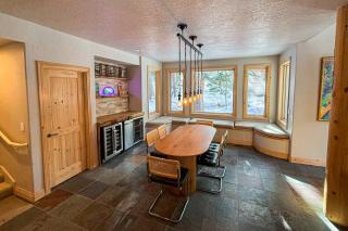 Alpine Glow Chalet in Brighton - 4