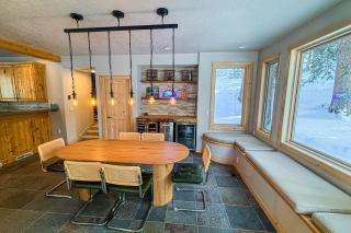 Alpine Glow Chalet in Brighton - 3