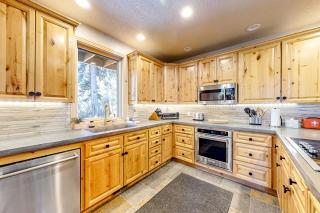 Alpine Glow Chalet in Brighton - 1