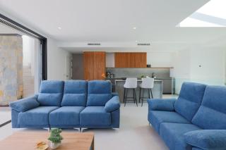 The-Marina-Oasis-Modern-villa-with-BBQ-Jacuzzi-on-Santa-Rosalia-Lake-Resort - 6