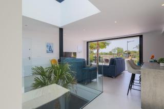 The-Marina-Oasis-Modern-villa-with-BBQ-Jacuzzi-on-Santa-Rosalia-Lake-Resort - 4