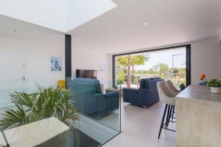 The-Marina-Oasis-Modern-villa-with-BBQ-Jacuzzi-on-Santa-Rosalia-Lake-Resort - 3