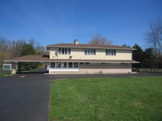 Budget Inn Fairport - 9