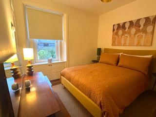 Arbroath luxury apartment in MCM style - 4