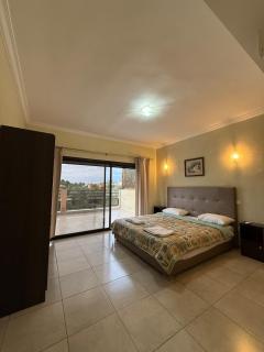 Cozy Flat , Resort-Style Pool ,10 min to Center - 6