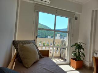 A nueve cuadras de Plaza Central con cochera - 6