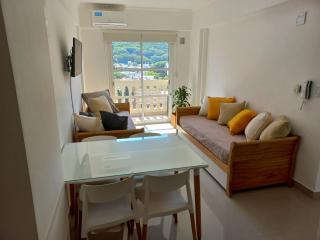 A nueve cuadras de Plaza Central con cochera - 2