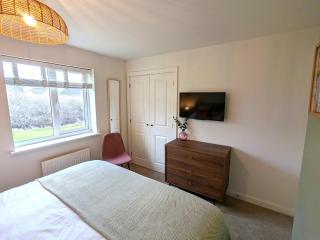 Cherrytrees - Stylish 5-Bed Home - 8