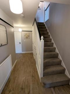 Cherrytrees - Stylish 5-Bed Home - Corby - 1