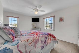 Full Duplex | Beach Supplies | Boat Trailer Space - 5