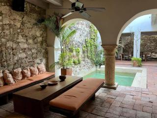 Engaging 4BR Colonial Villa with AC in Cartagena - 0