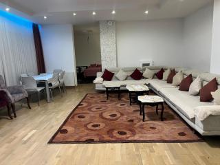 Stylish Flat Great View Spacious Modern Apartment - 4