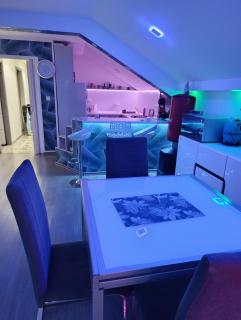 Ambient Light apartment with free parking -  - 1