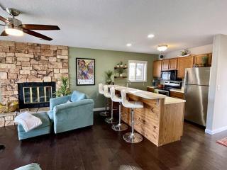 Baypoint Condo, Pool, Dock, relaxing location - 2