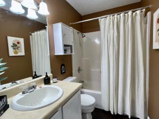 Baypoint Condo, Pool, Dock, relaxing location - 2