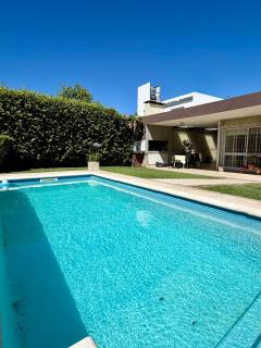 Casa Impecable, Piscina, Cochera, a 100 m del Lago, Familias - Villa Carlos Paz - 6