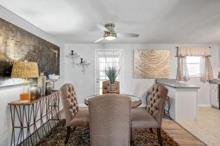 Stylish Haven 11 Minutes from the Richmond Airport - 6