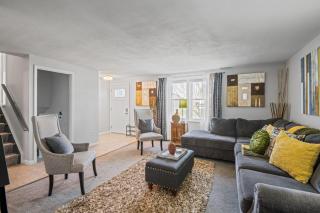 Stylish Haven 11 Minutes from the Richmond Airport - 3