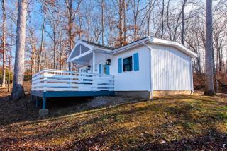 Lakeside Cottage - 3