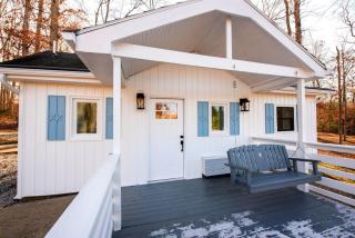 Lakeside Cottage - 2