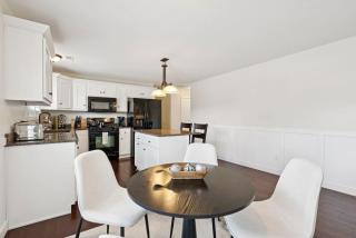 Bright 2BR + Office | Garage, Yard & Animal Friendly - 0