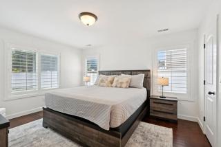 Bright 2BR + Office | Garage, Yard & Animal Friendly - 4